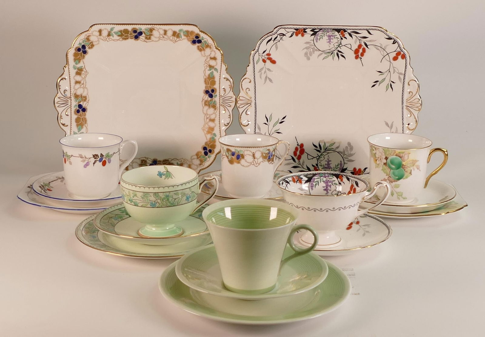 Six Shelley trios and two bread & butter plates to include patterns, 2090, 11920, 12484, 12980, (1 of 2)