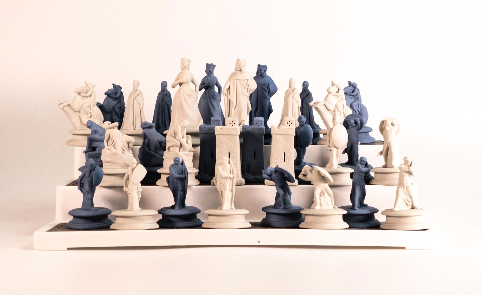 Modern Wedgwood Flaxman design blue & white set, 32 items, height of King 10cm. (1 of 8)