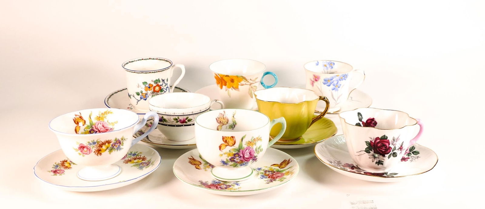 Eight Shelley cups & saucers patterns 2200, 116525, 10755, 0272, Ely tulip etc (16 pieces) (1 of 1)