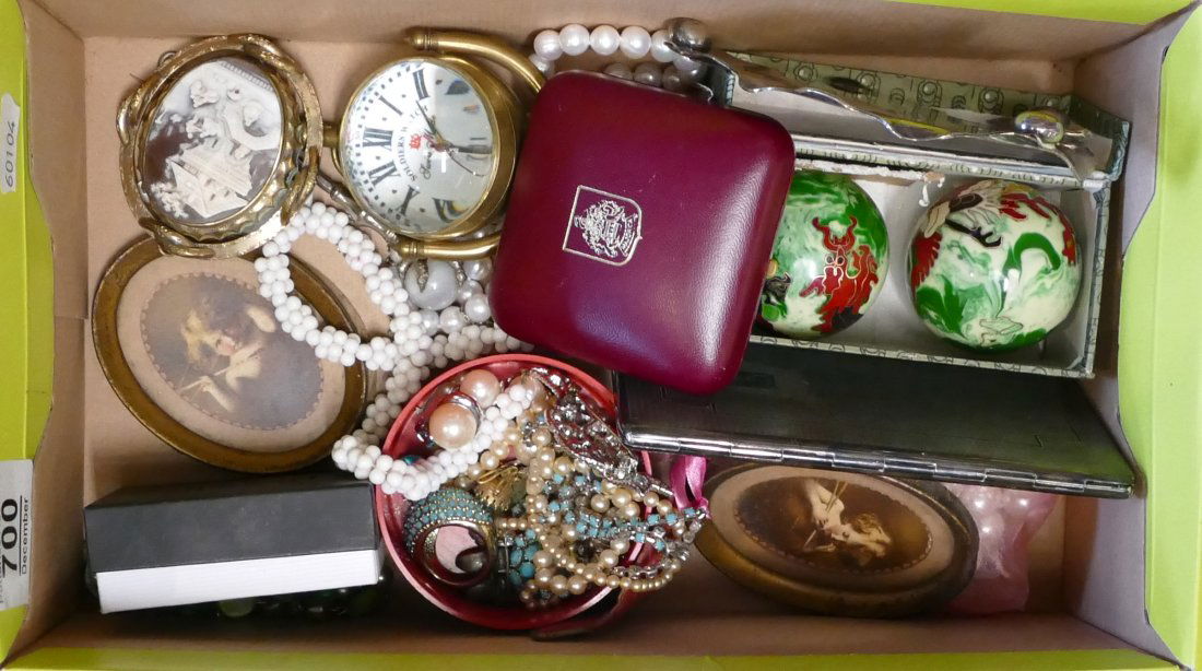 Nice collection of jewellery and collectors pieces - large pinchbeck or similar (1 of 1)