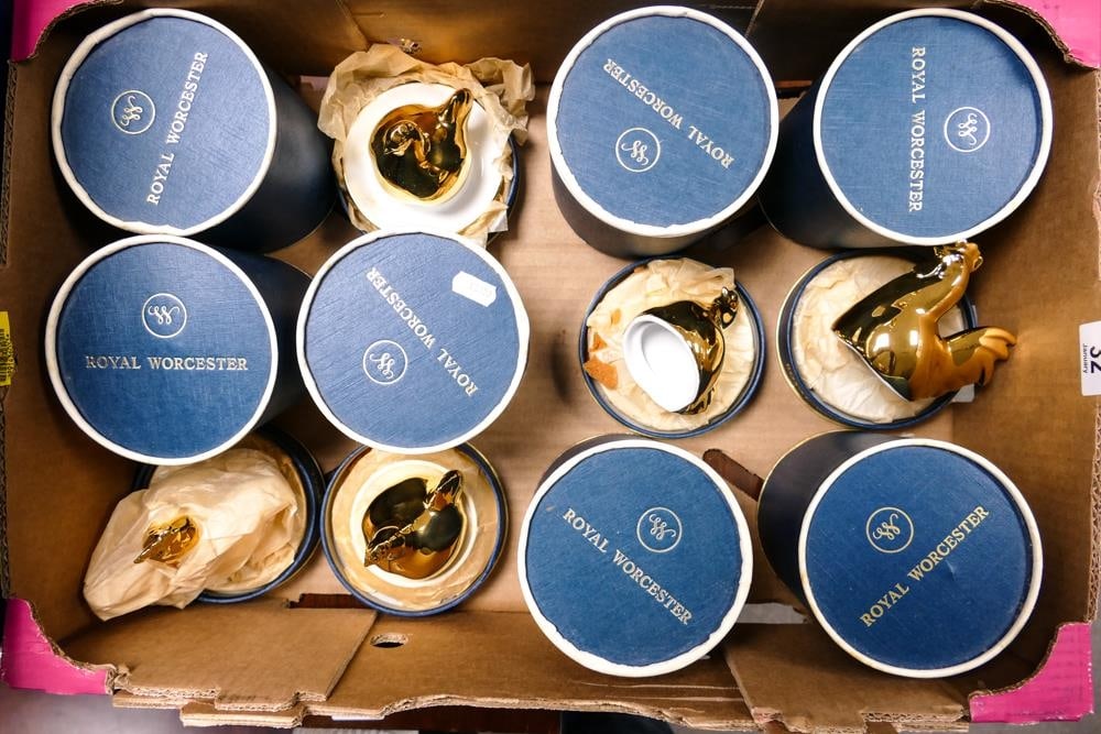 Seven Royal Worcester gold lustre Chicken egg cups. All boxed: Seven Royal Worcester gold lustre Chicken egg cups. All boxed