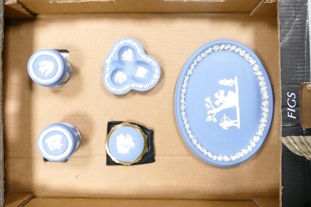 A collection of Wedgwood Jasperware items to include oval platter, two lidded pots, ashtray and (1 of 1)