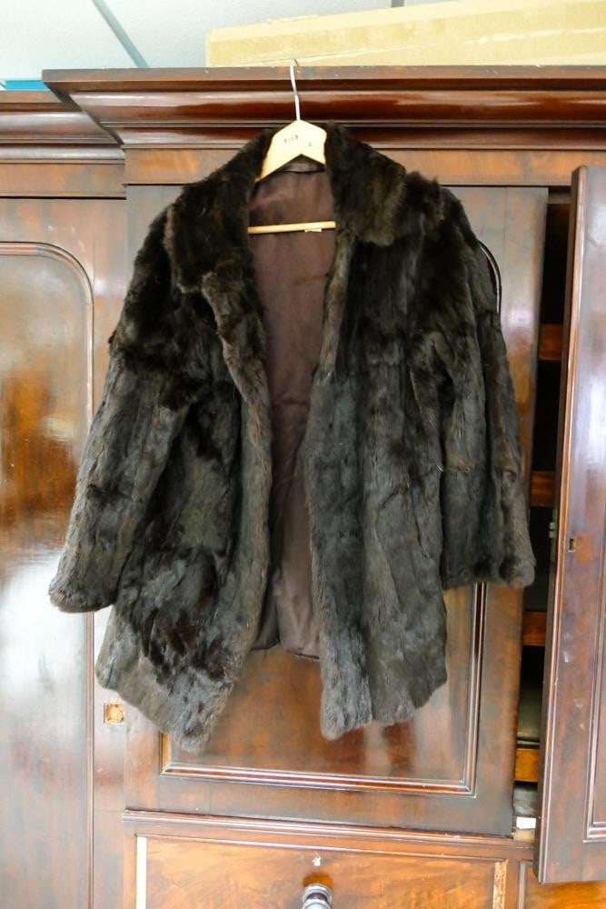 Vintage Ladies Fur Coat, approx size 12 (1 of 1)