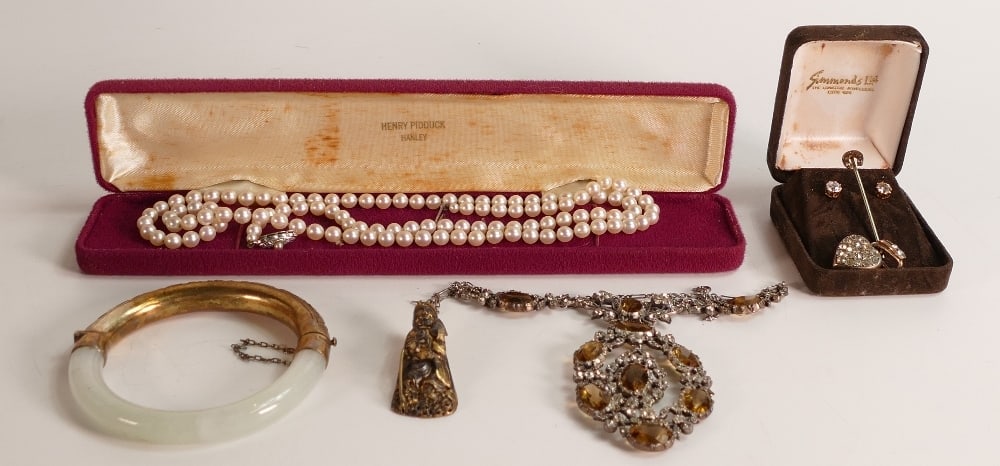 Collection of jewellery including jade (or similar) and silver gilt oriental bangle, cultured pearls (1 of 1)
