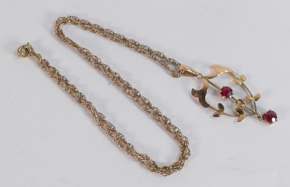 9ct gold necklace with 9ct Art Noveau pendant set with red stones, 4.2g. (1 of 1)