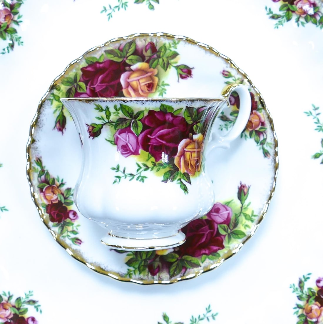 A large collection of Royal Albert Old Country Roses pattern items including 2 x tureens, trios, 3 (1 of 3)