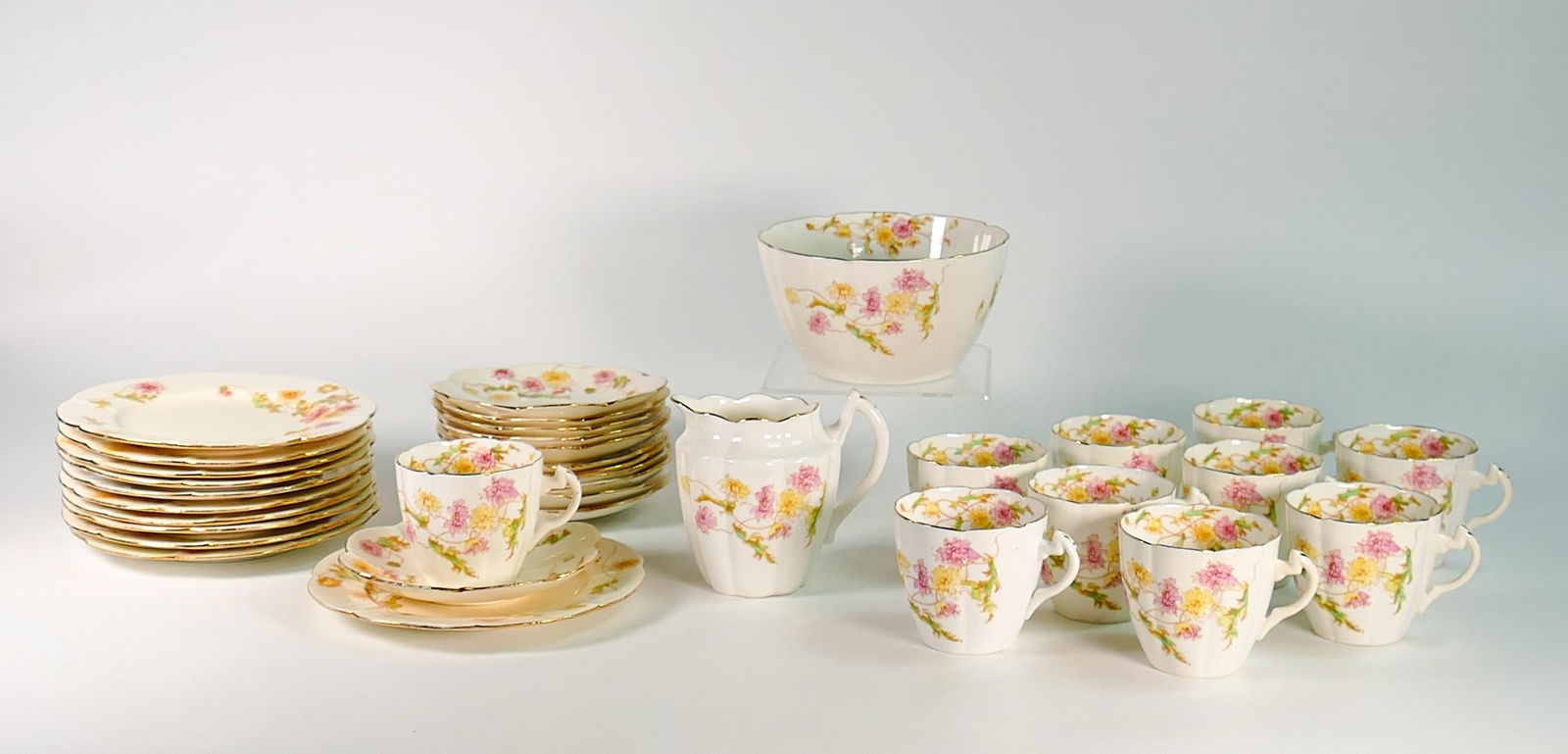 Wileman & Co part tea set, Lily shape, 5310 to include 10 cups, 12 saucers, 11 side plates, milk jug (1 of 2)