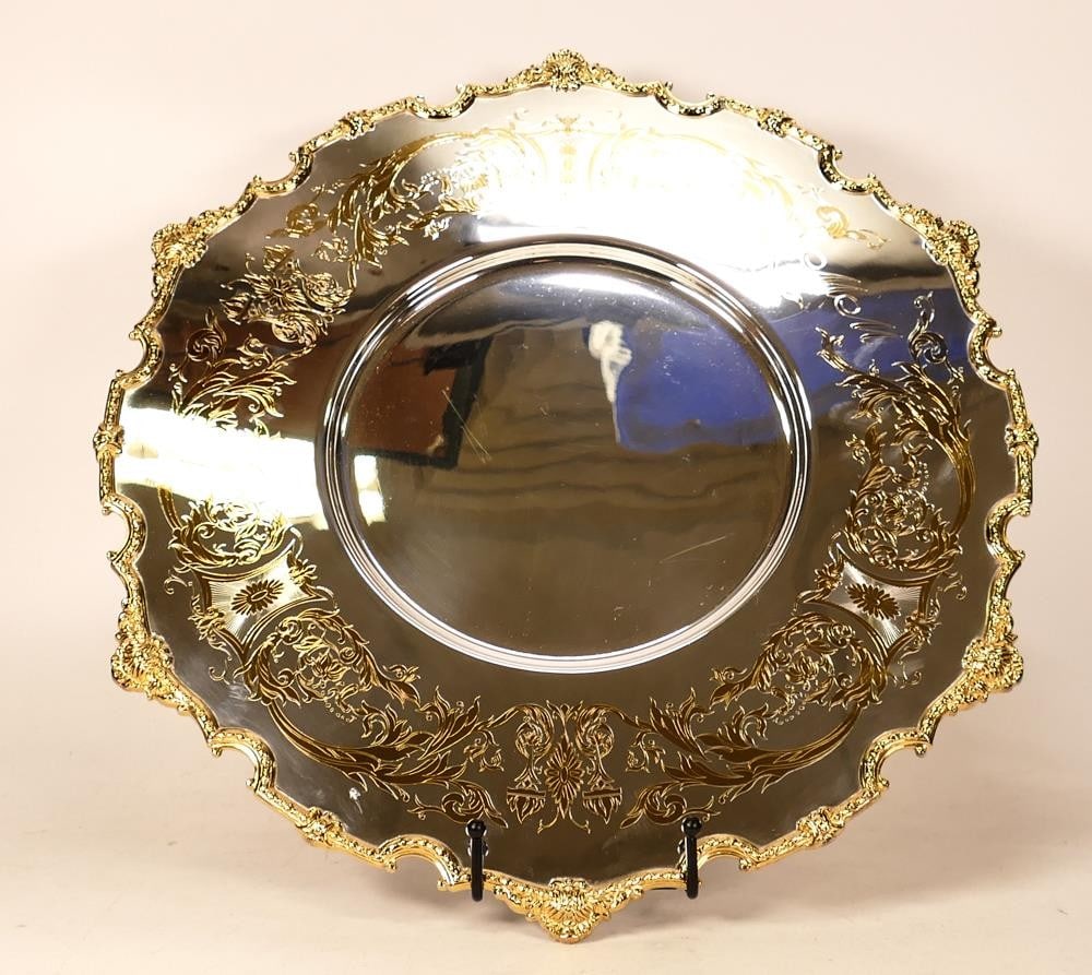 De Lamerie Fine silver plated gilt layplate/tray Robert Adam pattern, specially made high end: De Lamerie Fine silver plated gilt layplate/tray Robert Adam pattern, specially made high end quality item, new and Made in England, d.36.5cm, in presentation bag