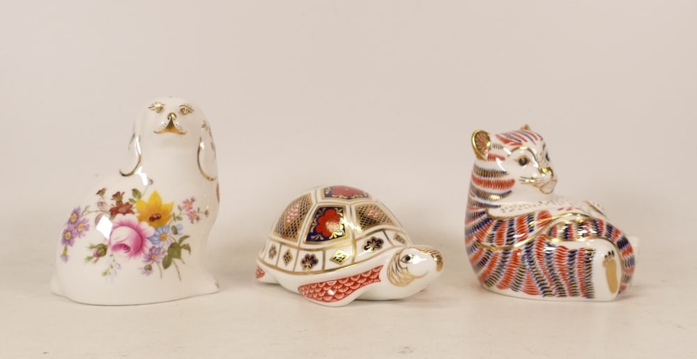Royal Crown Derby paperweights Tiger Cub, Tortoise and Posie Spaniel, gold stoppers, each boxed (3): Royal Crown Derby paperweights Tiger Cub, Tortoise and Posie Spaniel, gold stoppers, each boxed (3)