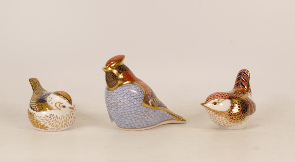 Royal Crown Derby Paperweights Waxwing, Fire Crest and Derby Wren (boxed), gold stopper (3): Royal Crown Derby Paperweights Waxwing, Fire Crest and Derby Wren (boxed), gold stopper (3)