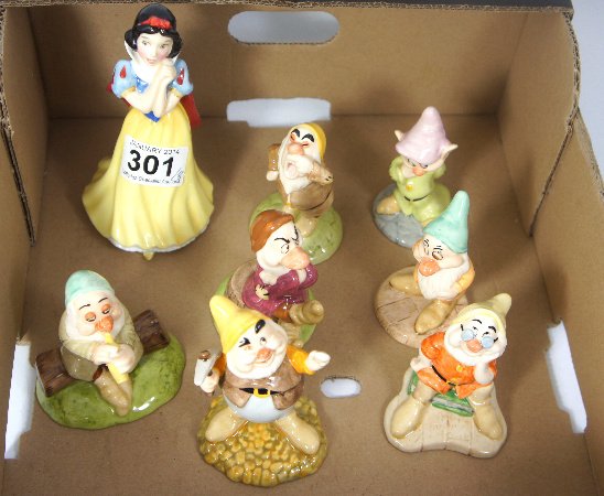 Royal Doulton set of Snow white and the seven dwarfs: Royal Doulton set of Snow white and the seven dwarfs (8)