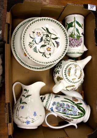 A collection of pottery to include port merion: A collection of pottery to include port merion botanical coffee pots, tea pots,m jugs cake stand etc (7)