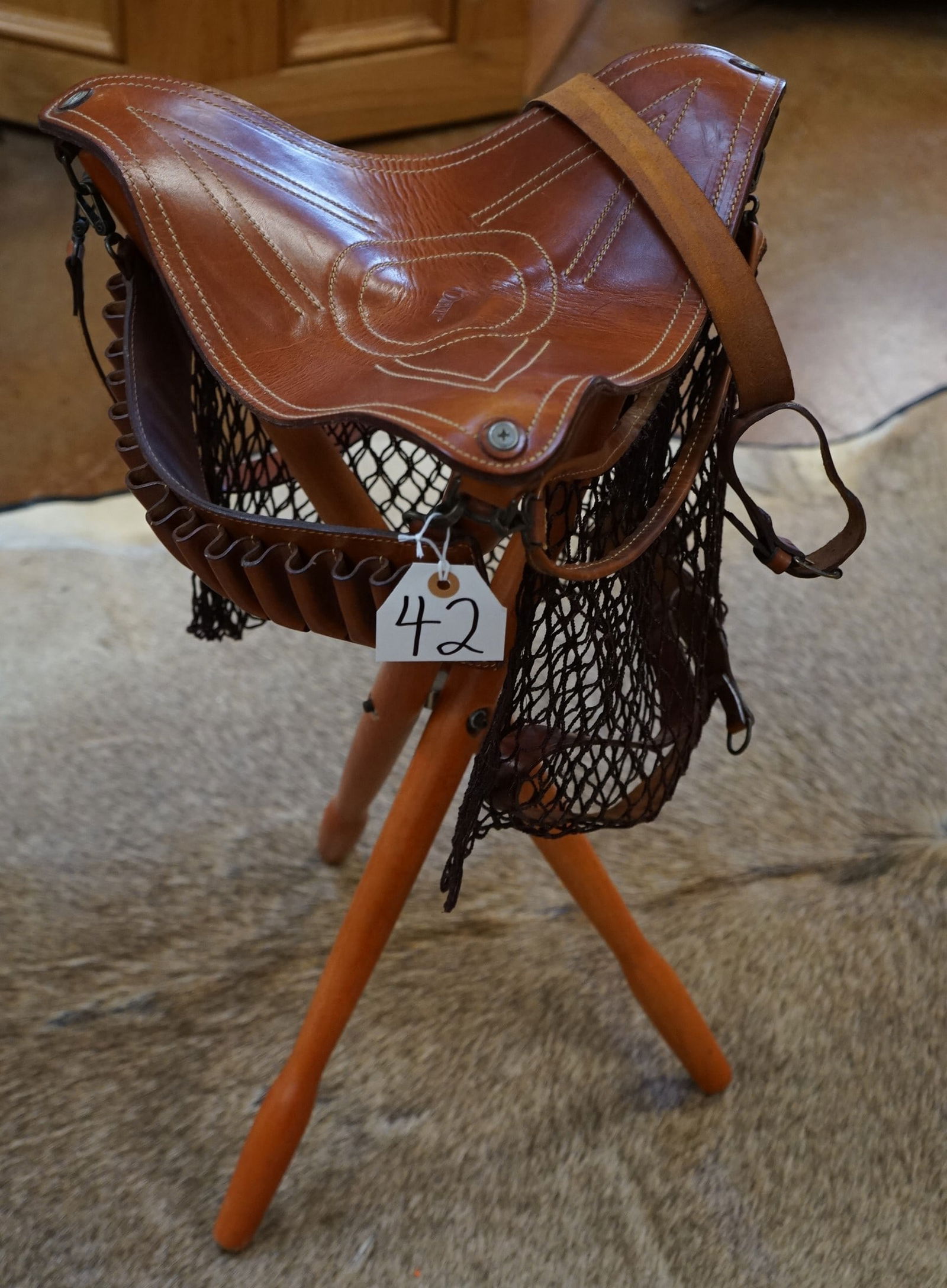 Brand New Shotgun Bird Hunters Folding Leather Chair (1 of 2)
