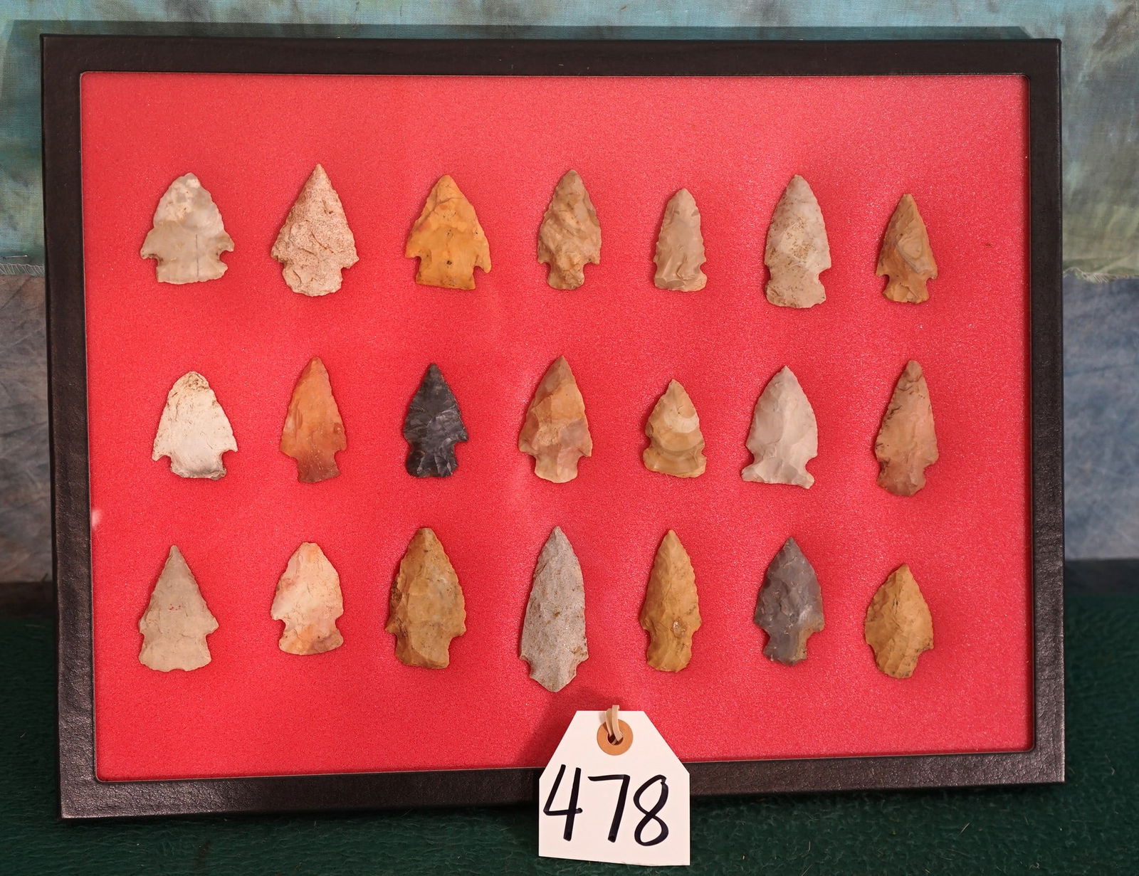 New Display Case of 21 Authentic Spear Points and Arrowheads Artifacts (1 of 3)