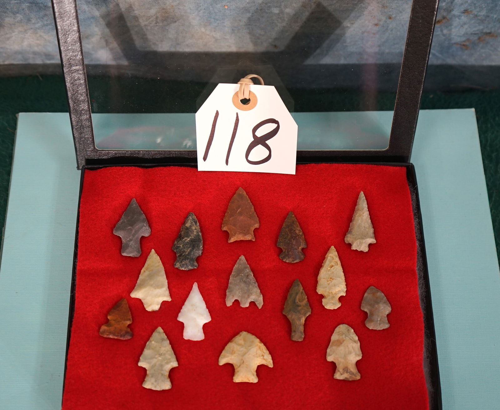 Nice Display Case of 15 Authentic High Quality Native American Bird Point Arrowheads (1 of 4)