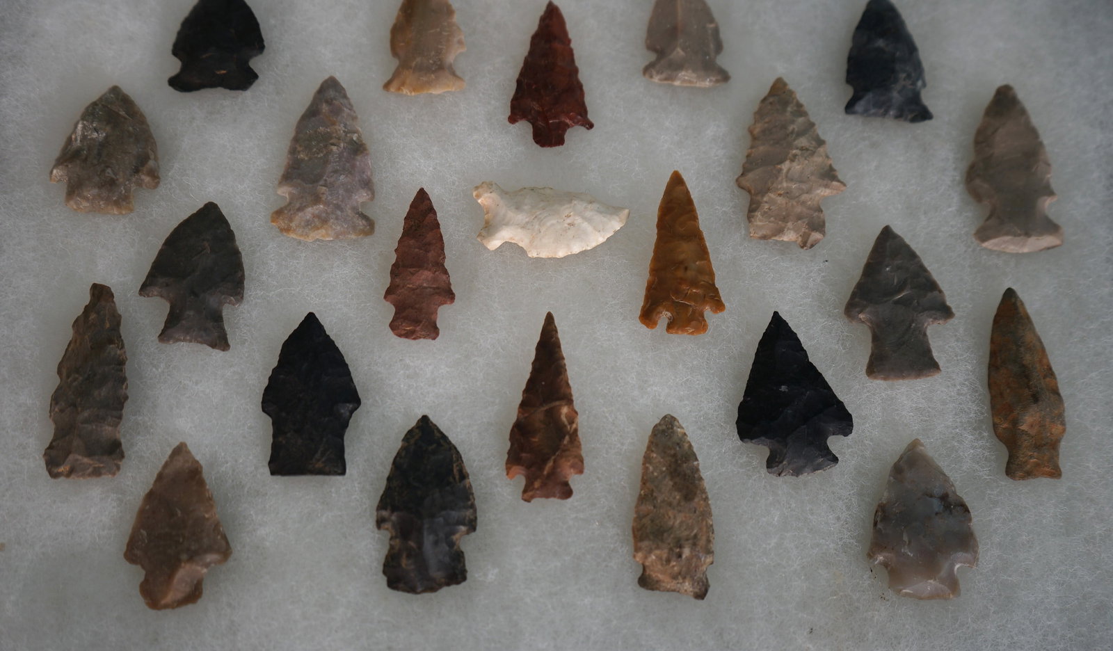 Display Case of 23 Authentic Authentic Arrowheads (1 of 3)