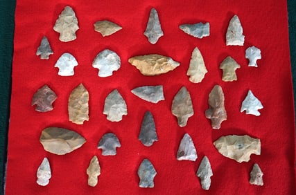 (29) Authentic Woodland Archaic Period Spear Points, Knives, and Arrowheads in New Display Case