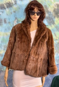 Gorgeous Ladies Short Mink Fur Coat size Small