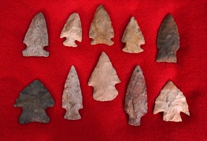 New Display Case of 10 Authentic G-8 & G-9 Arrowheads and Spear Points