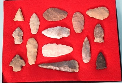 New Display Case of 14 Authentic Paleo Period Artifacts Arrowheads