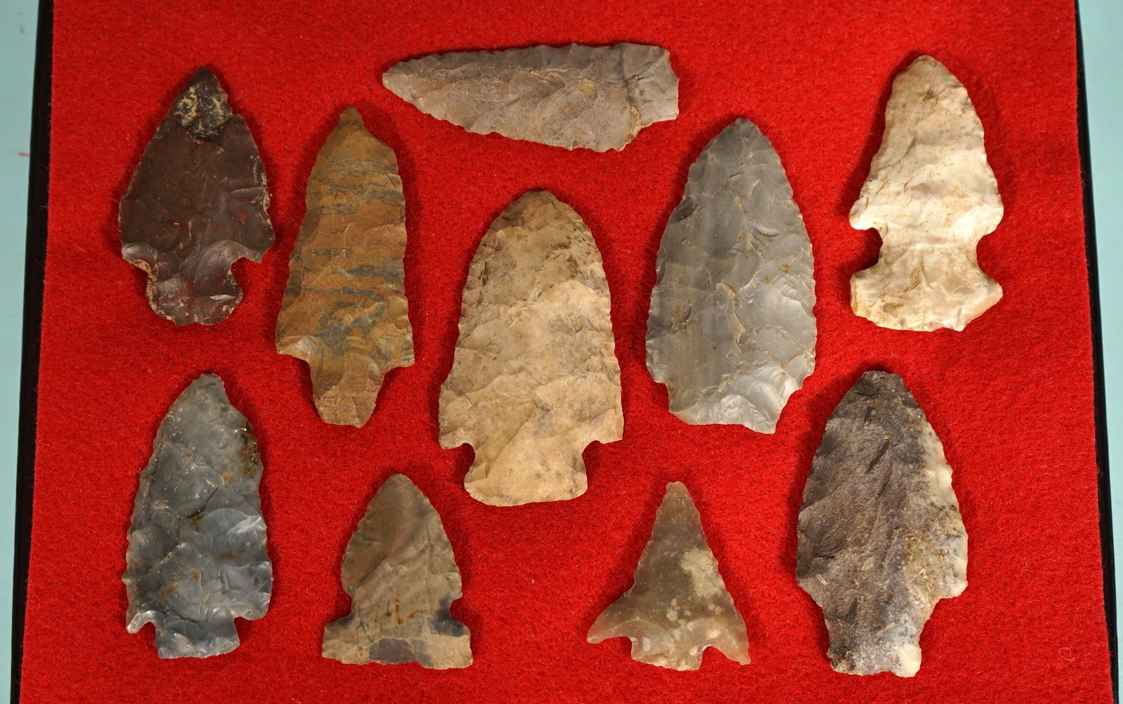 (10)Authentic Spear Points & Arrowheads in an Artifact Display Case (1 of 3)