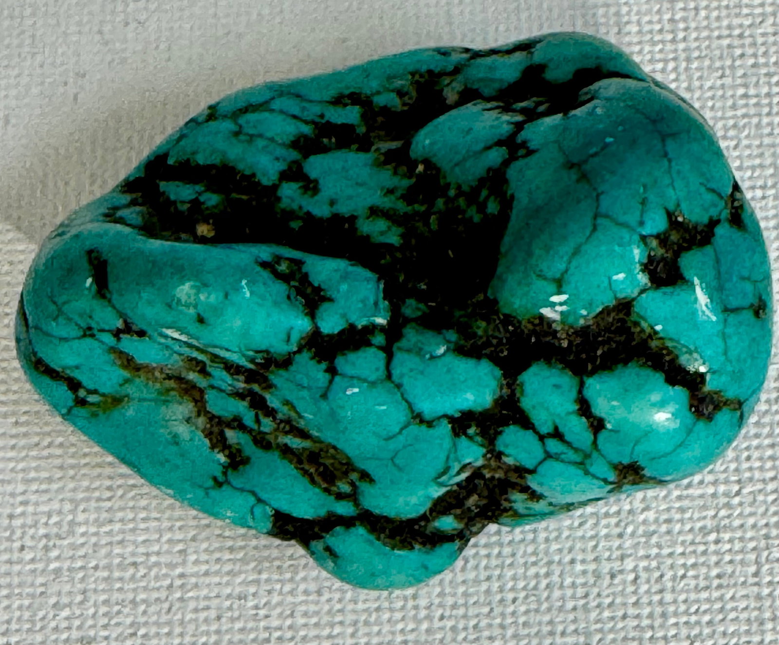 Rough Uncut 338.10Ct. Natural Turquoise Gemstones: This nice piece of Turquoise is not Lab enhanced. It is natural and quite beautiful as is. This one would make a really fantastic pendant. It is from would make mines of Arizona.