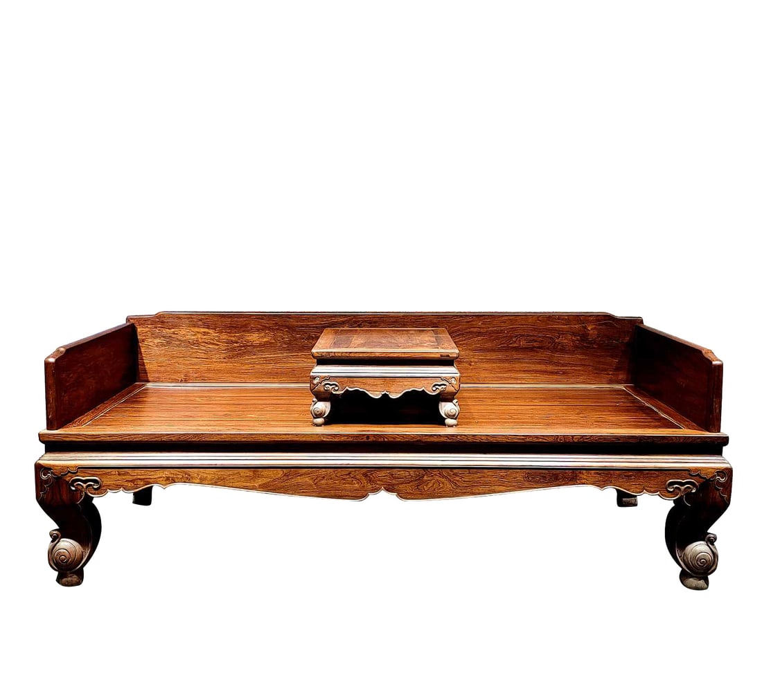 Yellow rosewood arhat bed of Qing Dynasty (1 of 10)