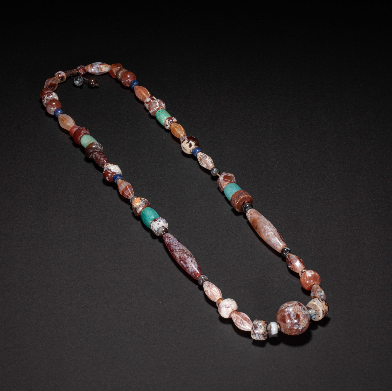 Agate necklace before Ming Dynasty (1 of 10)