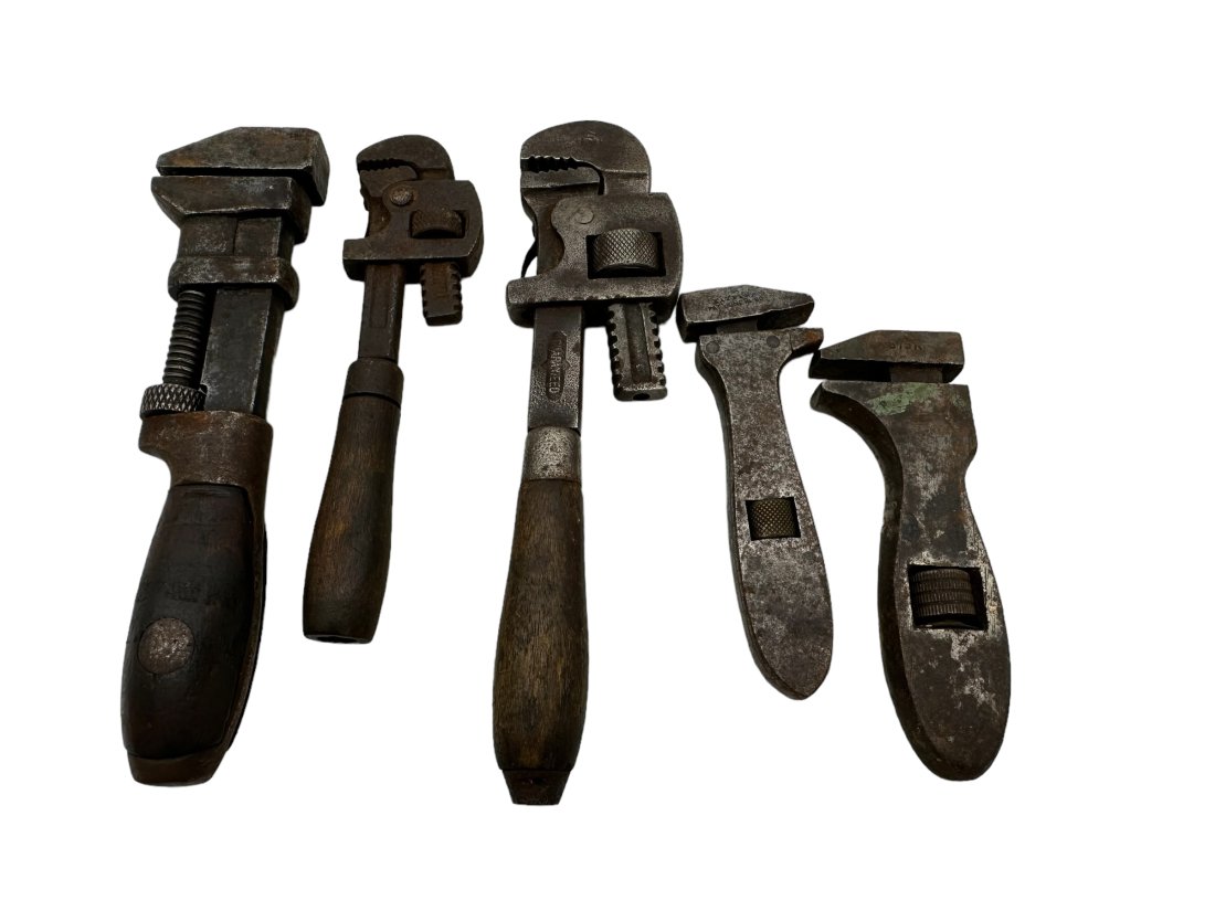 Lot Of 5 Antique Pipe Wrench Tools (1 of 4)