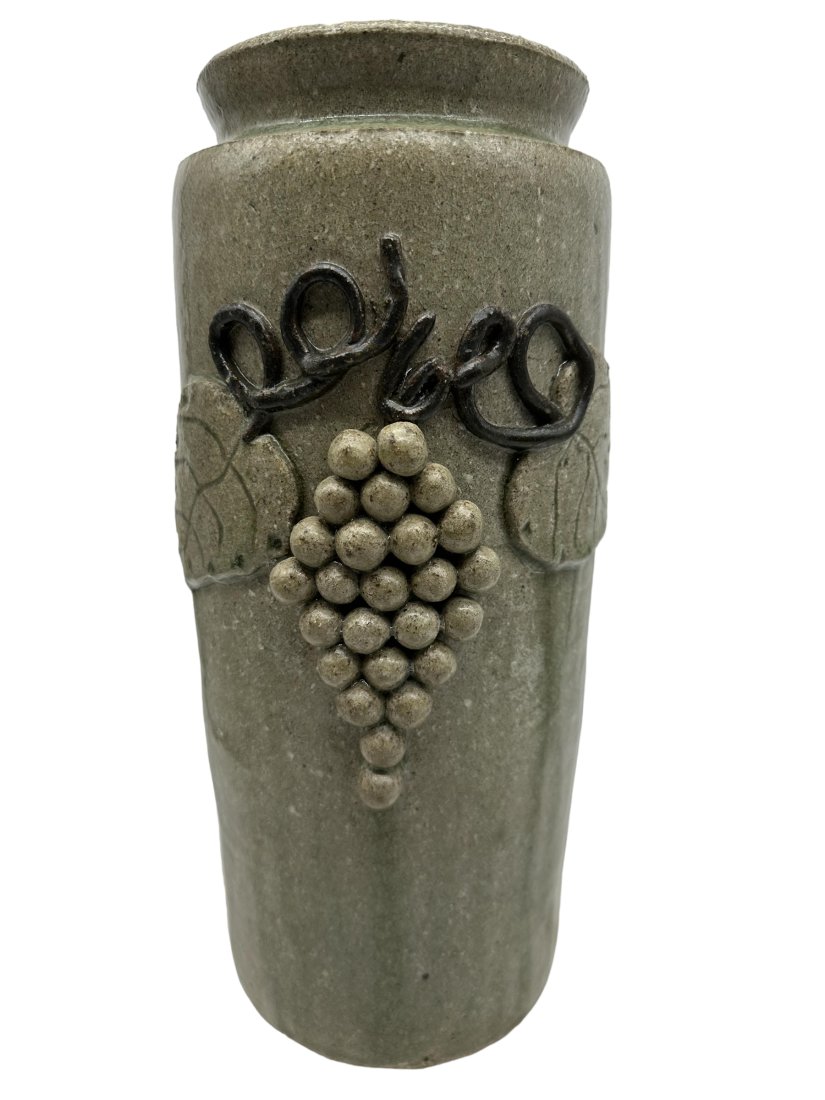 Stunning Lanier Meaders Grape Vase (1 of 7)
