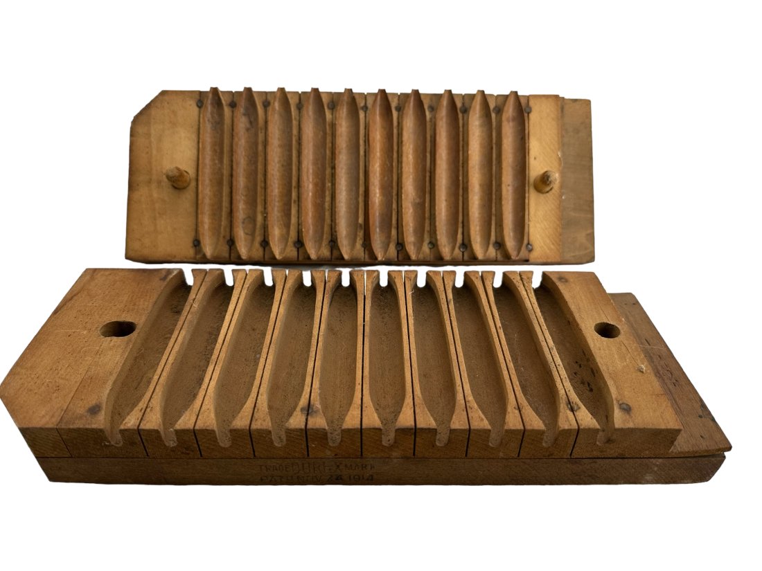 Primitive DUBRUL MANUFACTURING Co Wooden Cigar Mold Durex (1 of 8)