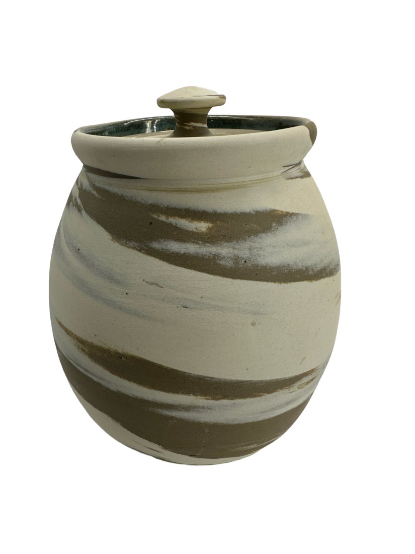 1989 W.J. Gordy Swirl Lidded Bean Pot (1 of 3)
