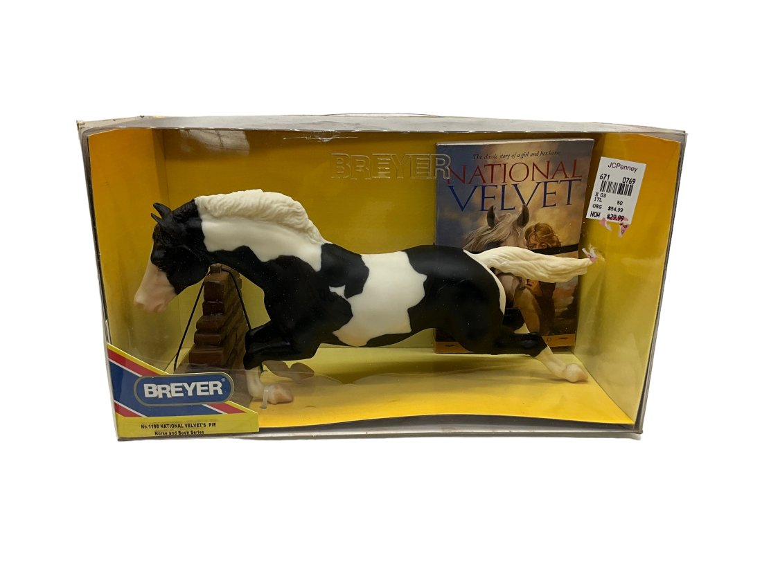 Vintage Breyer Horse #1198 National Velvet’s Pie Horse & Book Series (1 of 2)