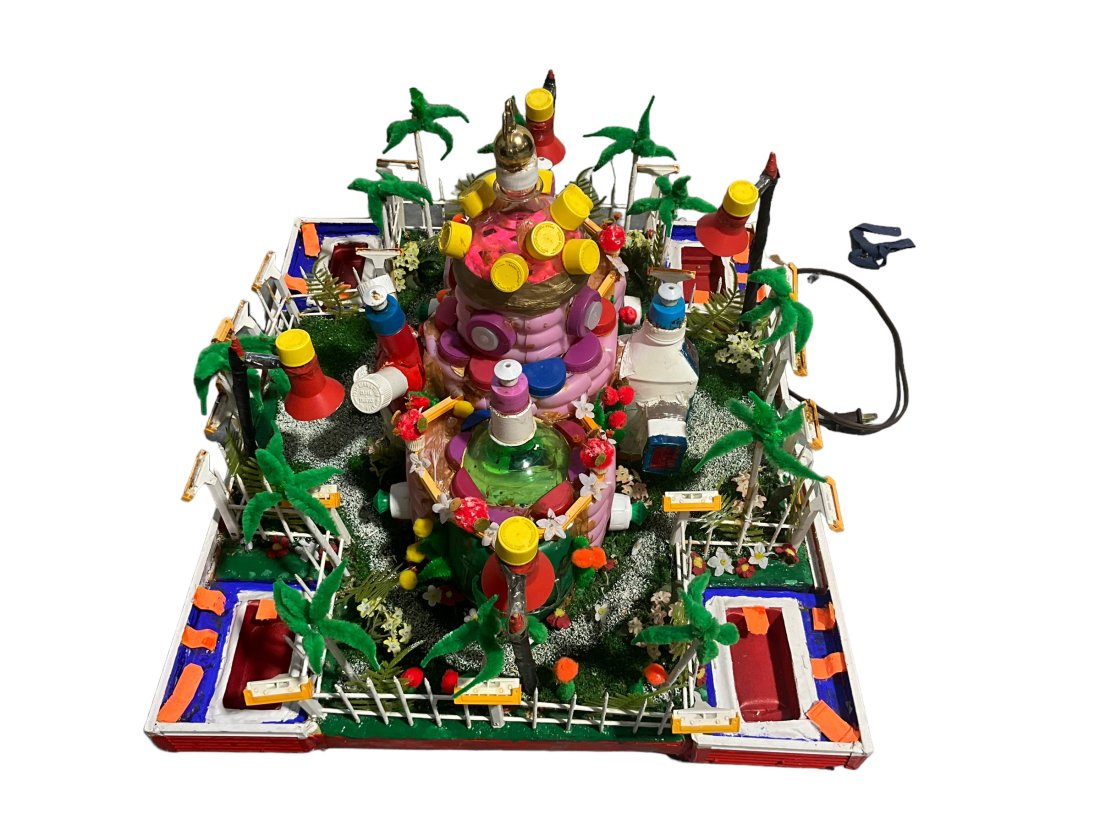 Lighted Plastic Bottle / Plastic Razors / Misc Items Folk Art Village (1 of 7)