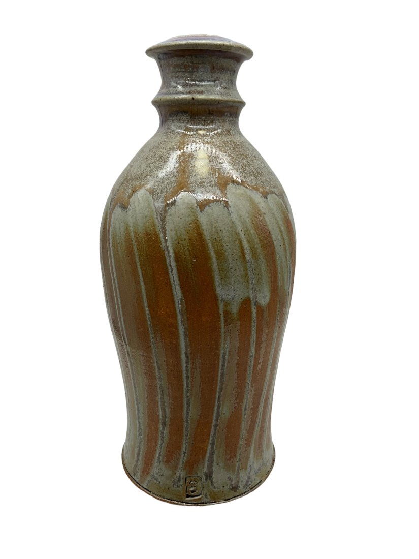Unknown Marking Pottery Vase (1 of 2)