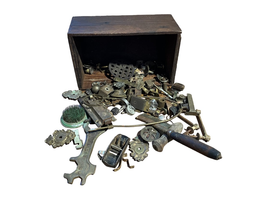 Misc Lot Brass / Locks / Flower Frog / Knobs / Misc + Crate (1 of 1)