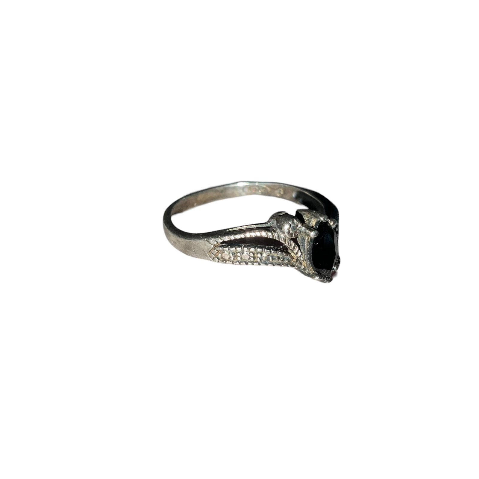 Avon Sterling Silver .925 RJ Ring: Total weight 2.6 grams. Size 8.
