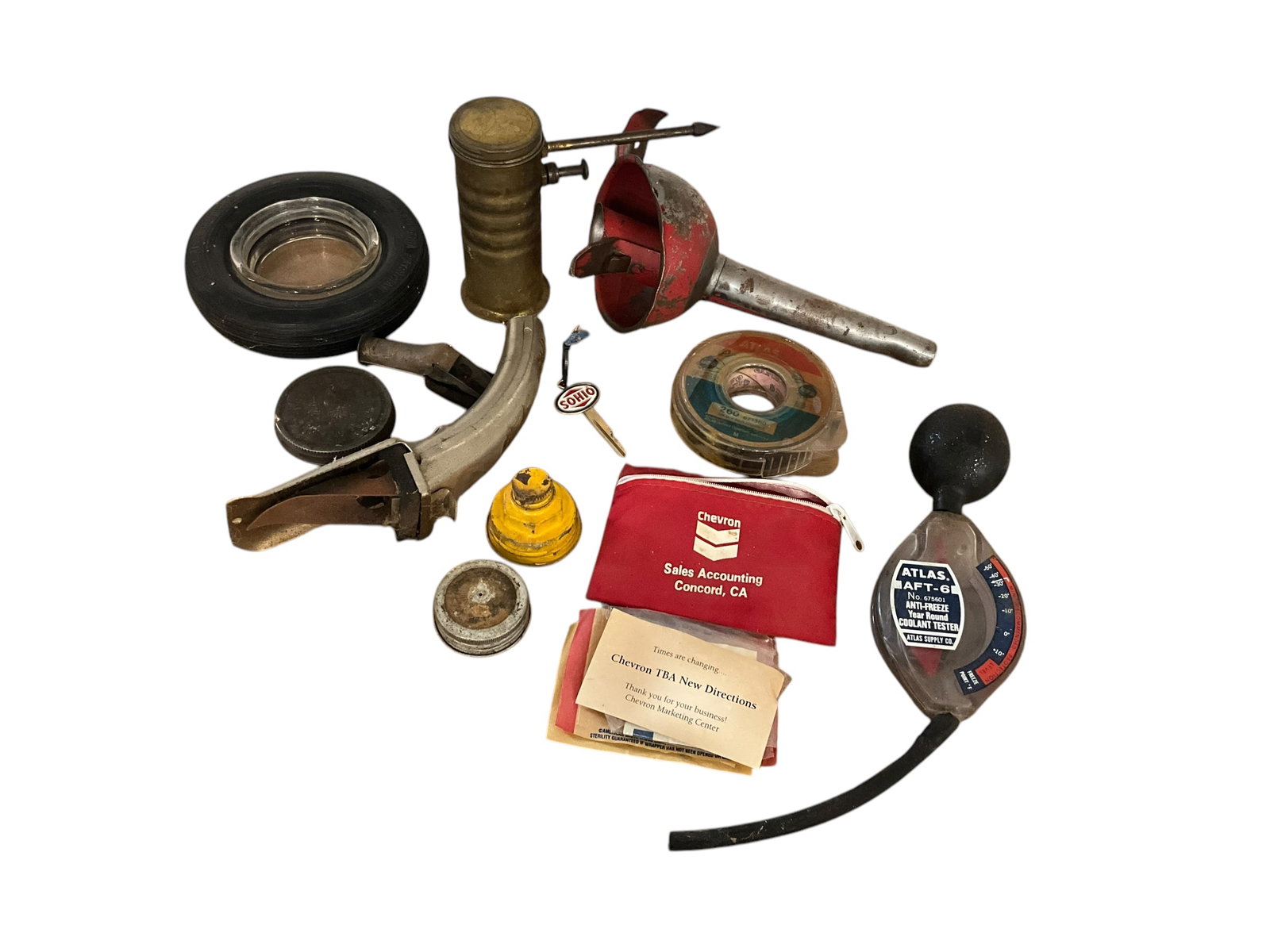 Vintage Automotive Lot / Spouts / Atlas / Sohio / Tire Ashtray: See photos.