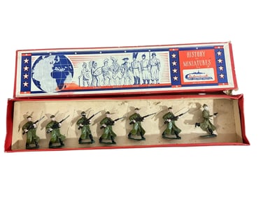 Authenticast / Comet Toy  #955 Russian Infantry Men Lot Of 7
