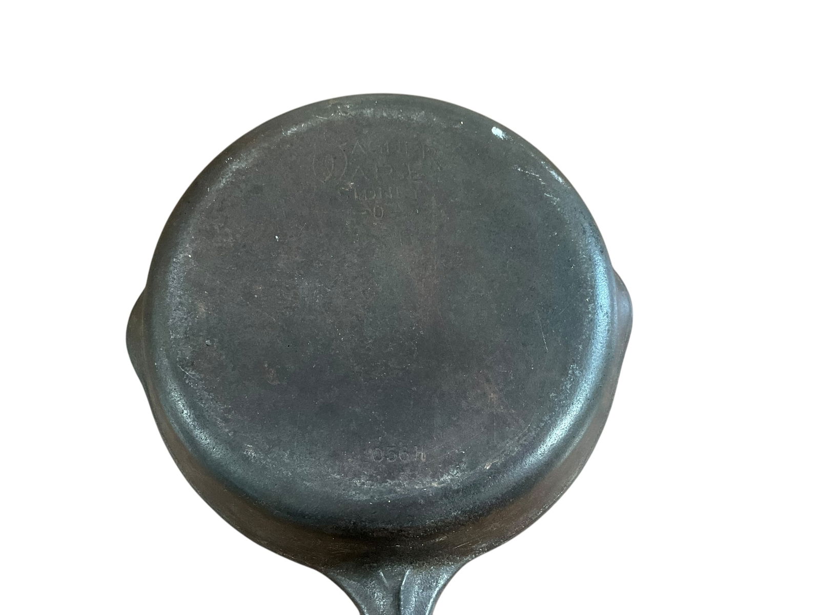 Wagner Ware #6 -0- 9 Inch Cast Iron Pan 1056H (1 of 3)