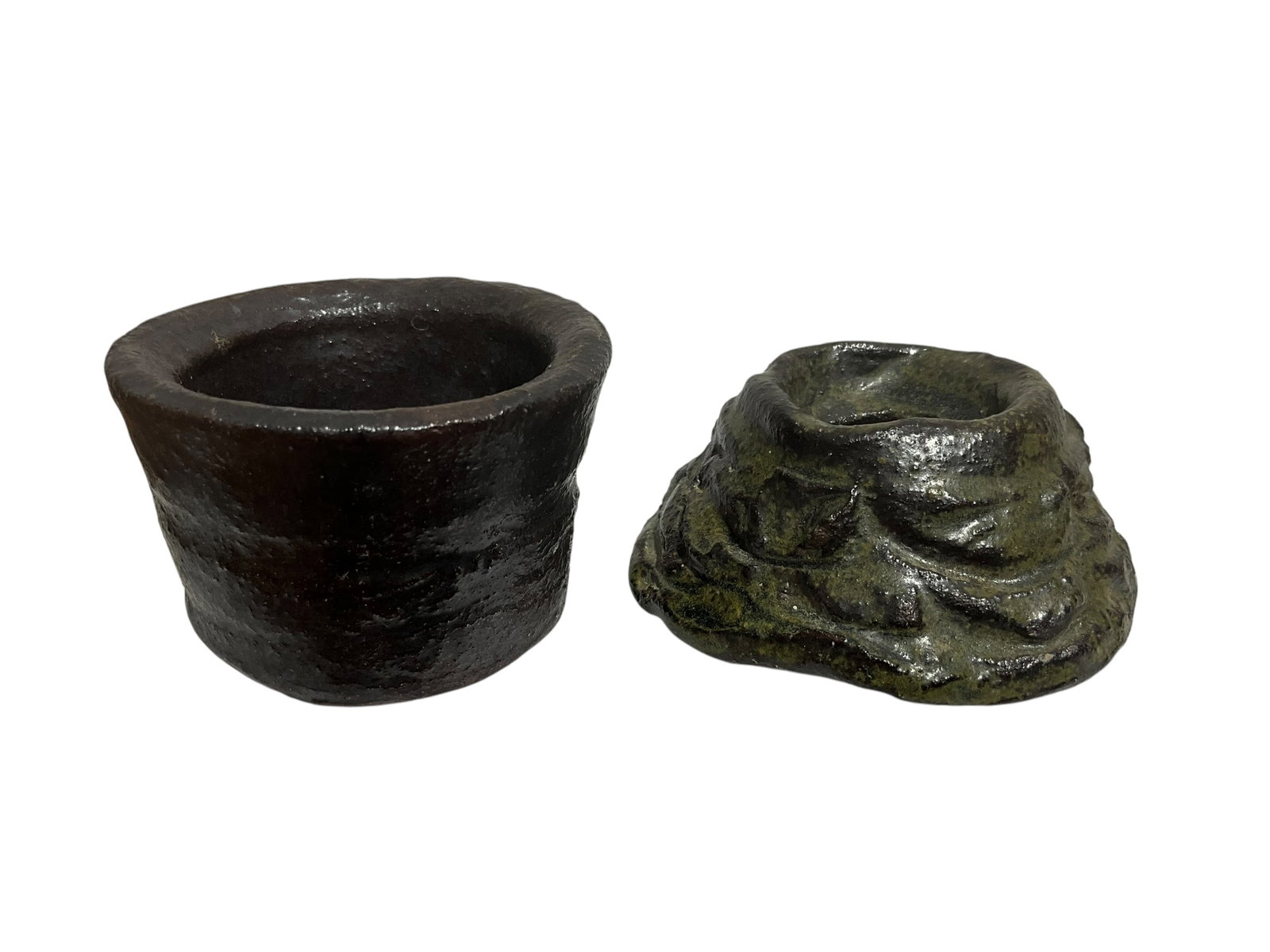 Pair Eli Hewell Pottery Pieces: Both in good condition.