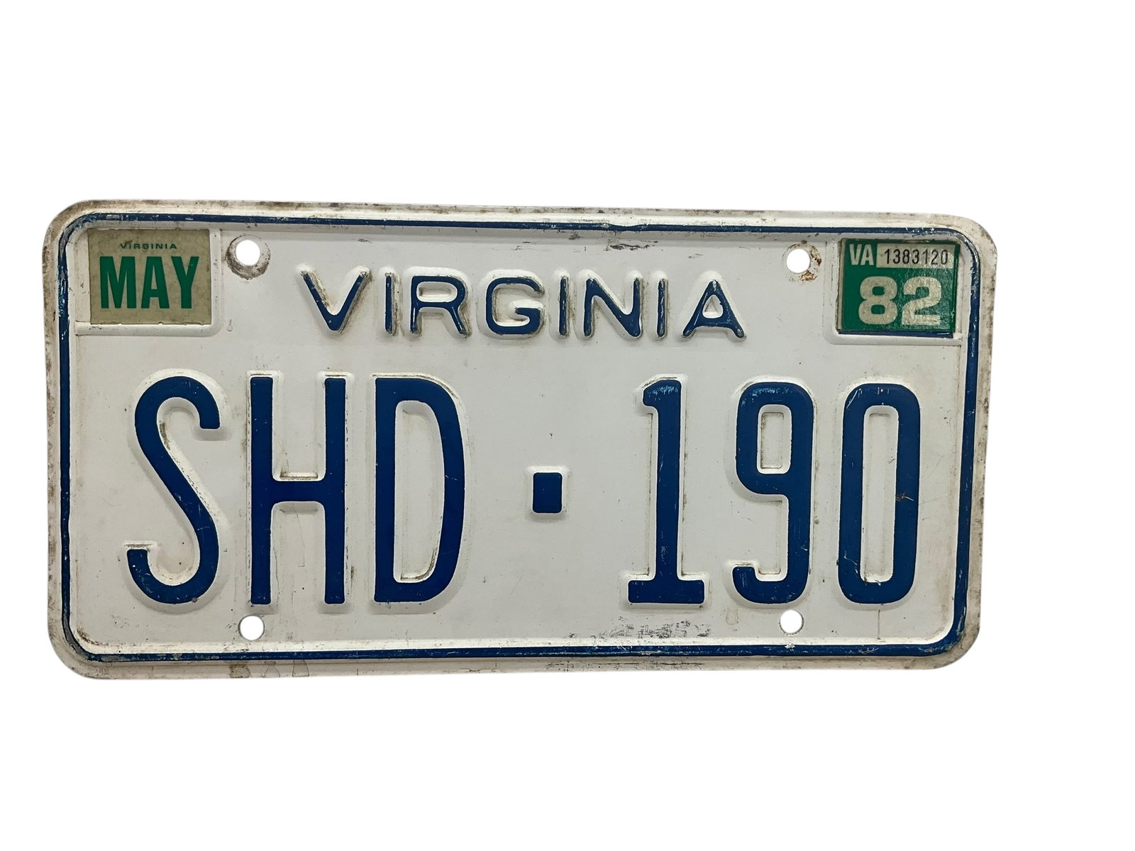1982 Virginia Auto License Plate Tag: Used condition. See photos.