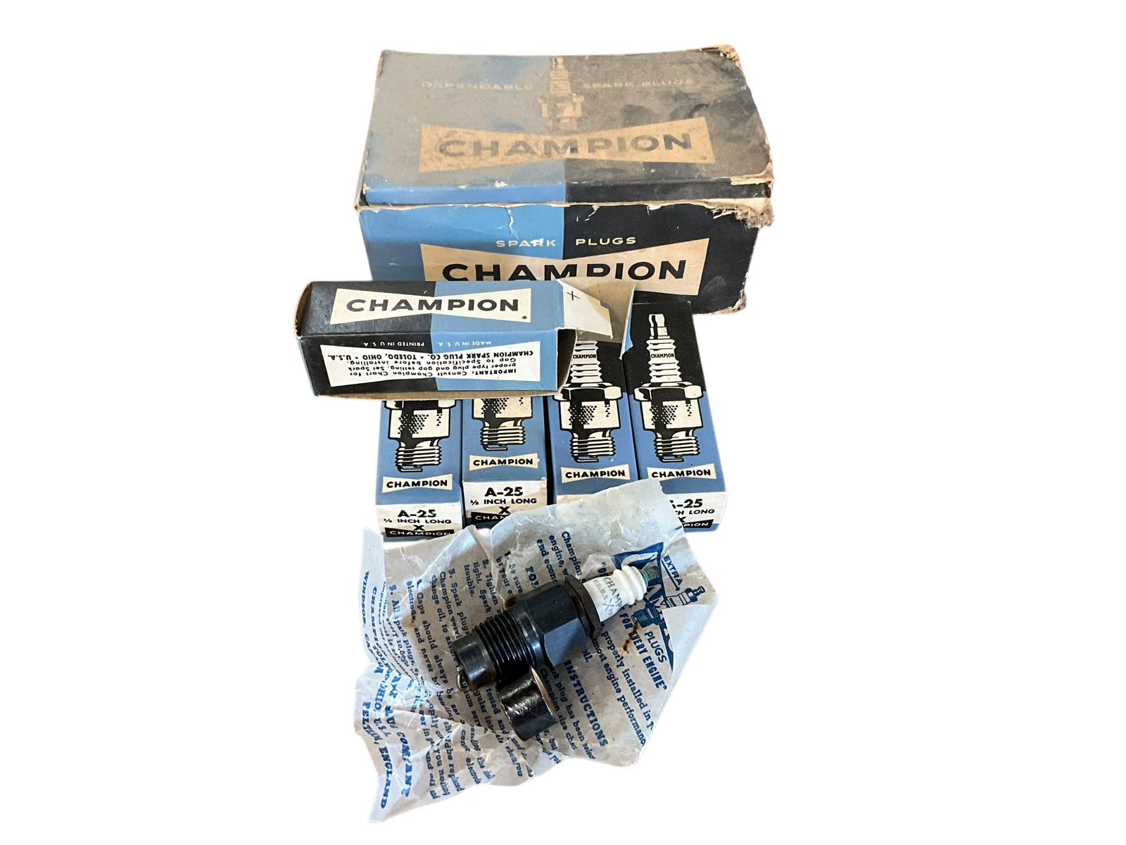 Lot Of 5 Vintage Champion Spark Plugs A-25 NOS (1 of 3)