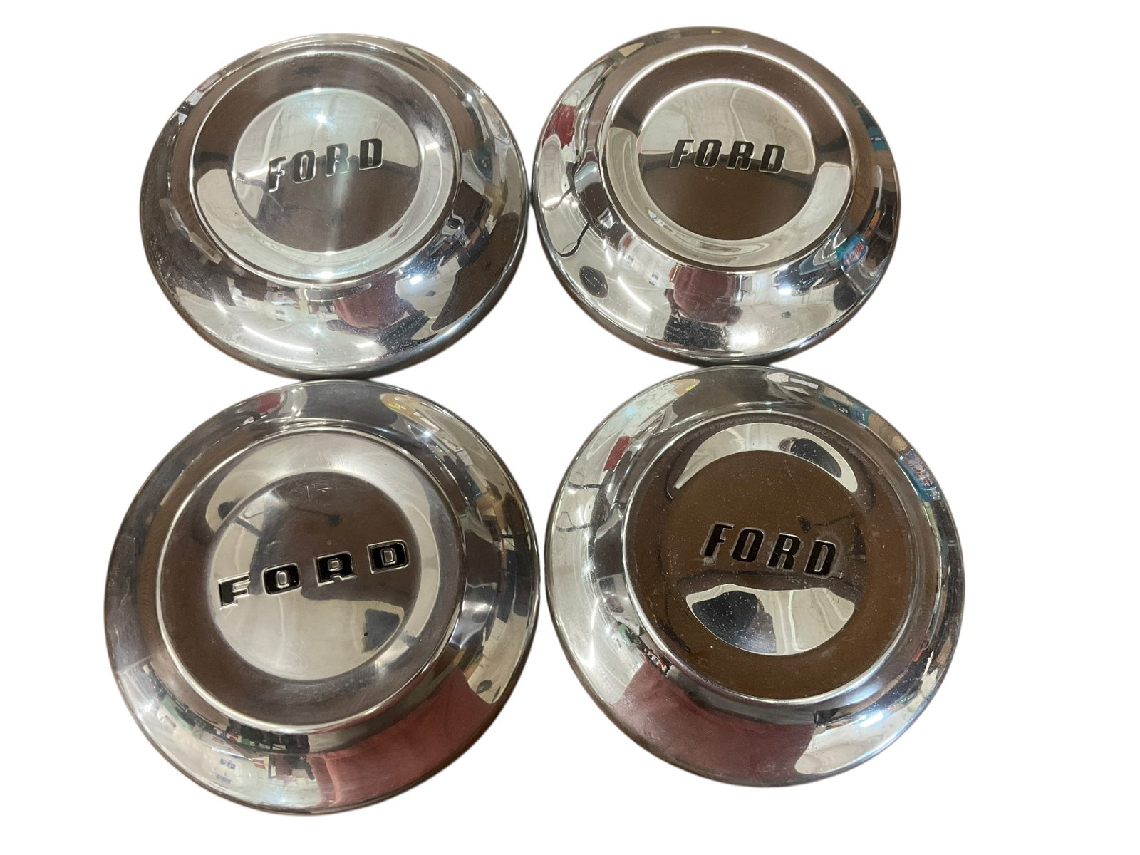 Set Of 4 Ford 50’s Dog Dish Hubcaps (1 of 2)