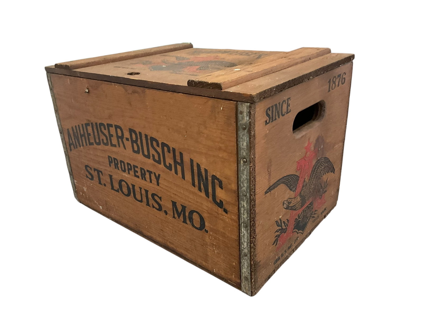Wooden BUDWEISER Crate With Attached Lid (1 of 4)
