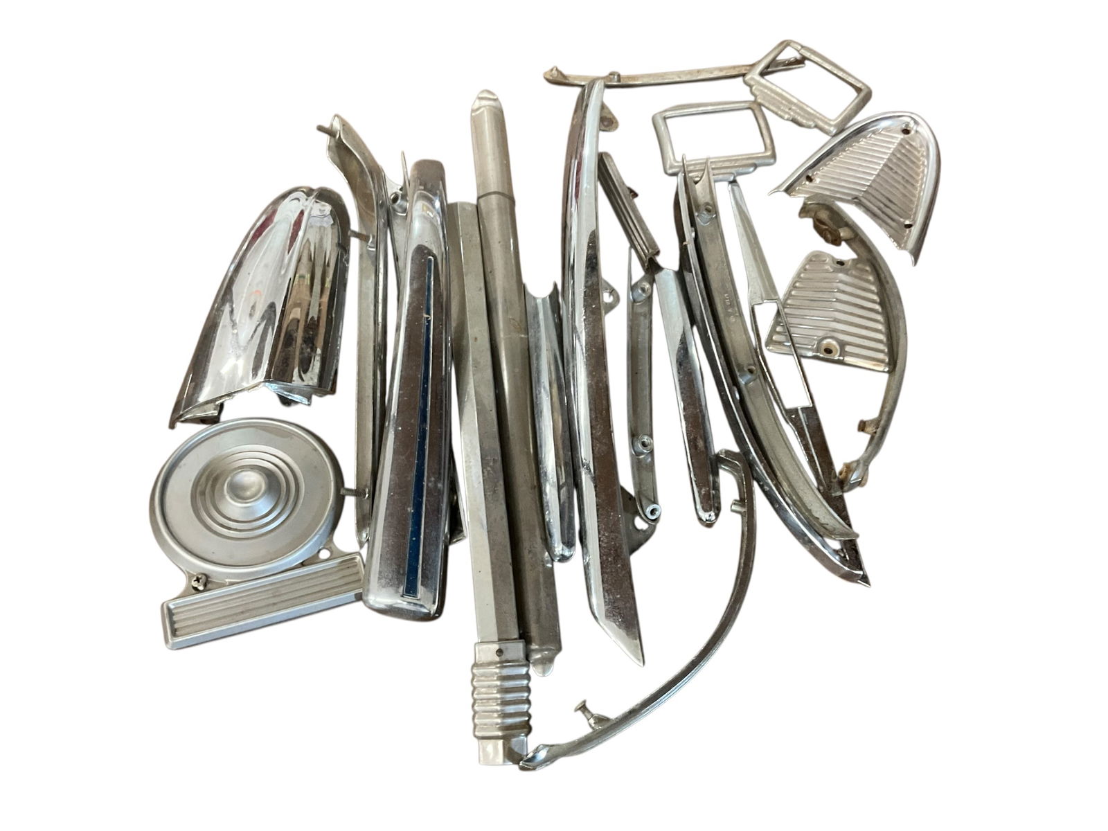 Vintage Lot Of FORD Bezels / Mouldings / Misc Parts +++ (1 of 5)