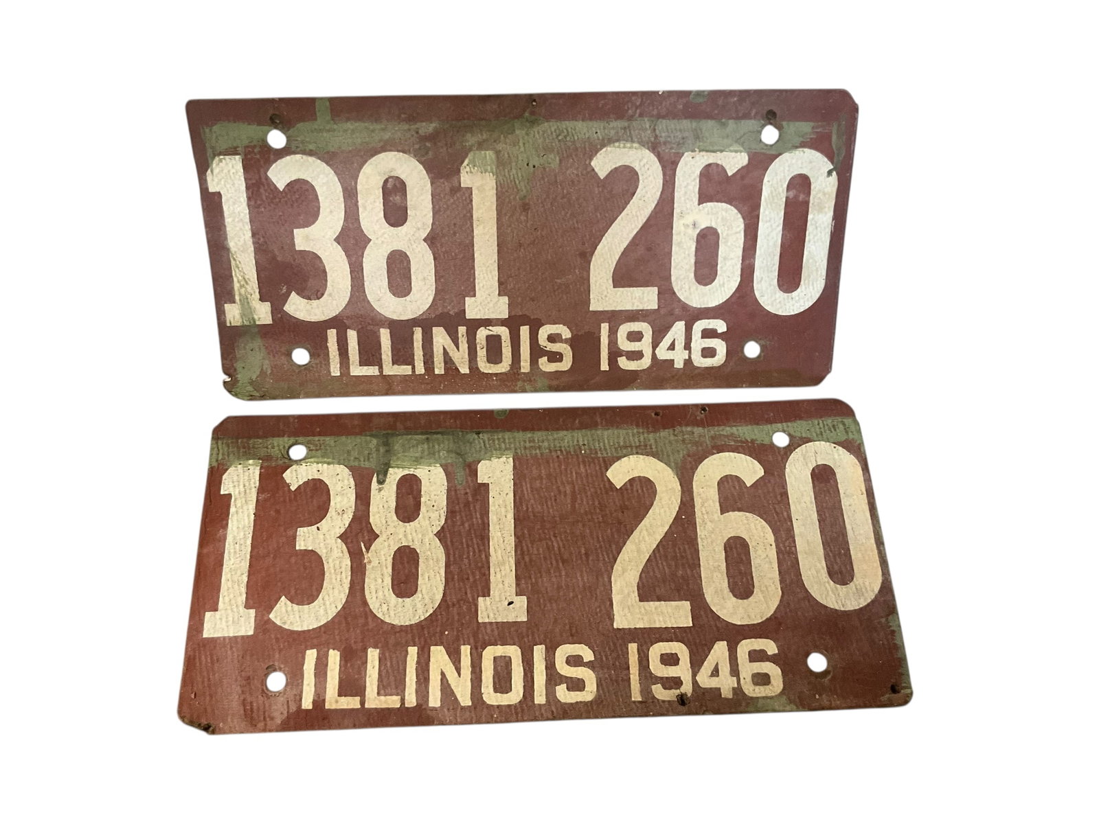 1946 Illinois Matching Pair Auto License Plate Tag (1 of 2)