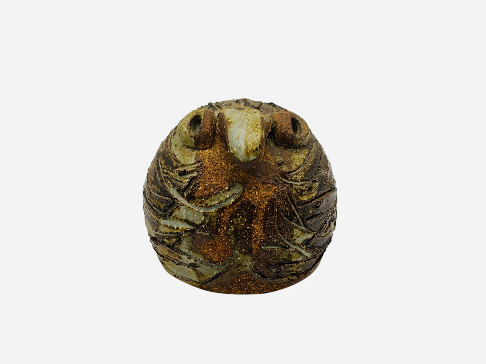 Studio Pottery Owl Signed Slater: Mint condition. Signed on bottom. Measures 3.5"H x 3.5"L x 7"3.