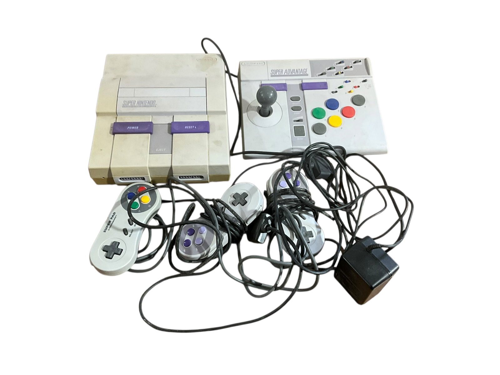 Super Nintendo Console & Accessories (1 of 3)
