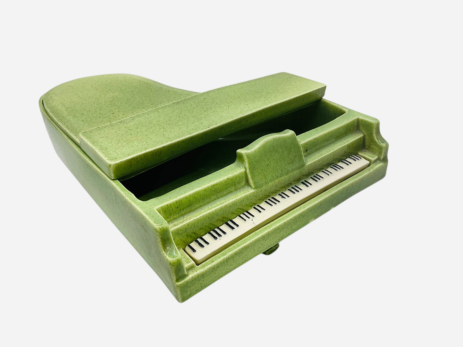 Mid Century Red Wing Green Piano Planter: Mint condition. Stamped on bottom. Item measures 11"L x 9"W x 4.5"H.